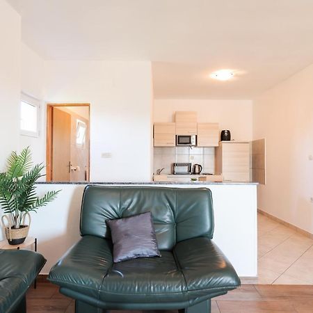 Apartments Miky Vrsi Eksteriør bilde