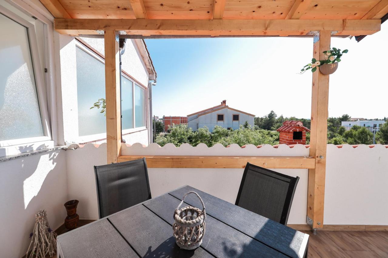 Apartments Miky Vrsi Eksteriør bilde