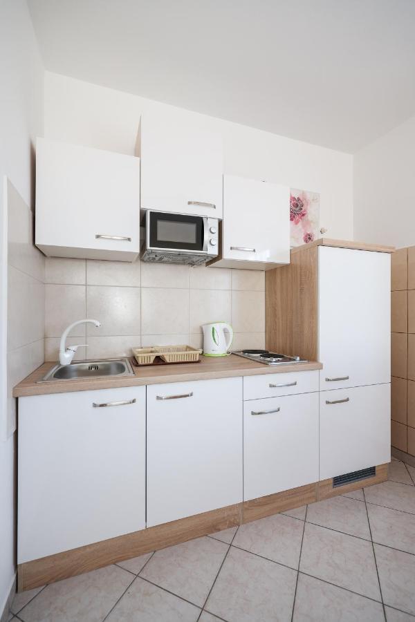 Apartments Miky Vrsi Eksteriør bilde
