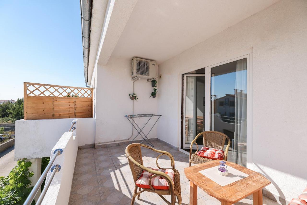 Apartments Miky Vrsi Eksteriør bilde