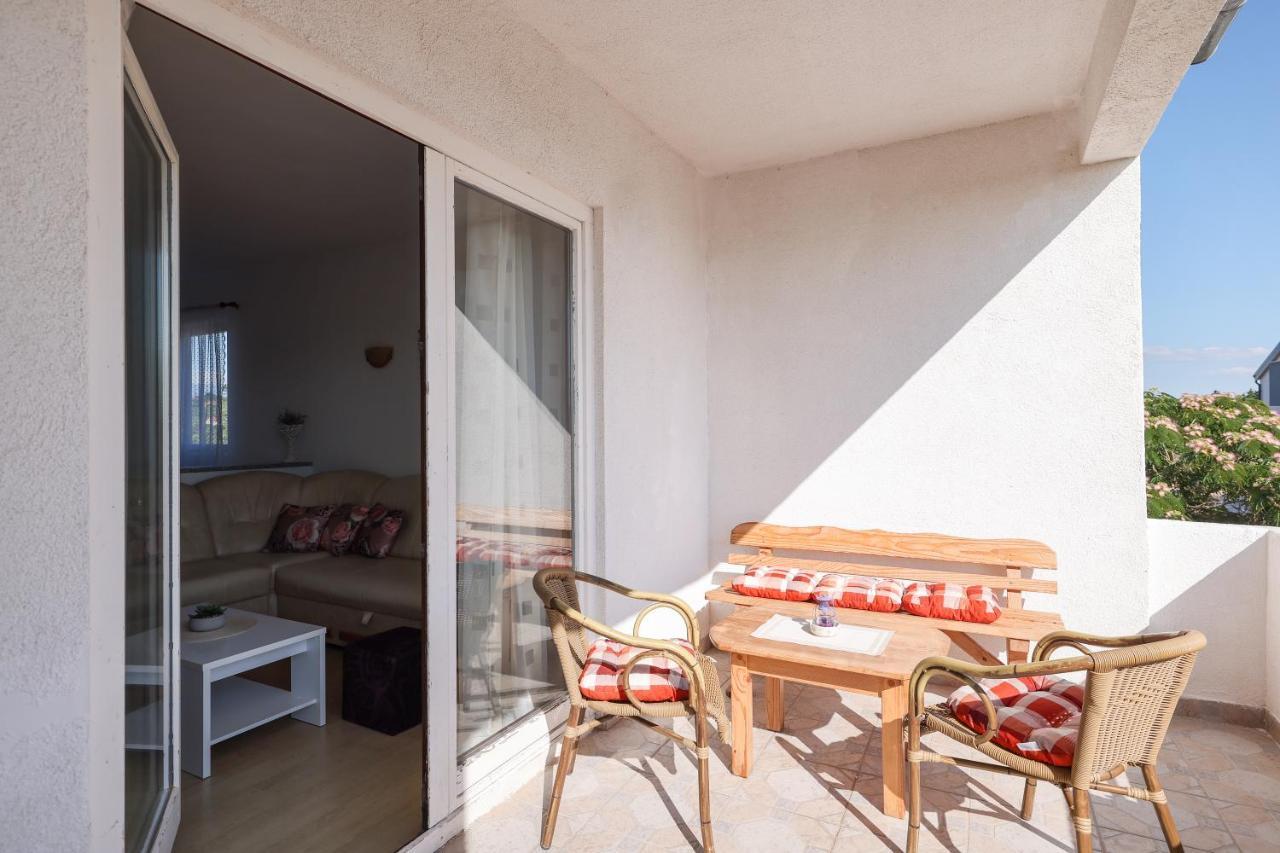 Apartments Miky Vrsi Eksteriør bilde